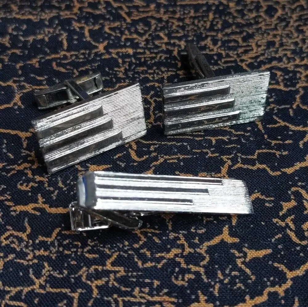 Vintage Silver Tone Tie Clip & Rectangle Vintage Cufflinks Tux Shirt Suit